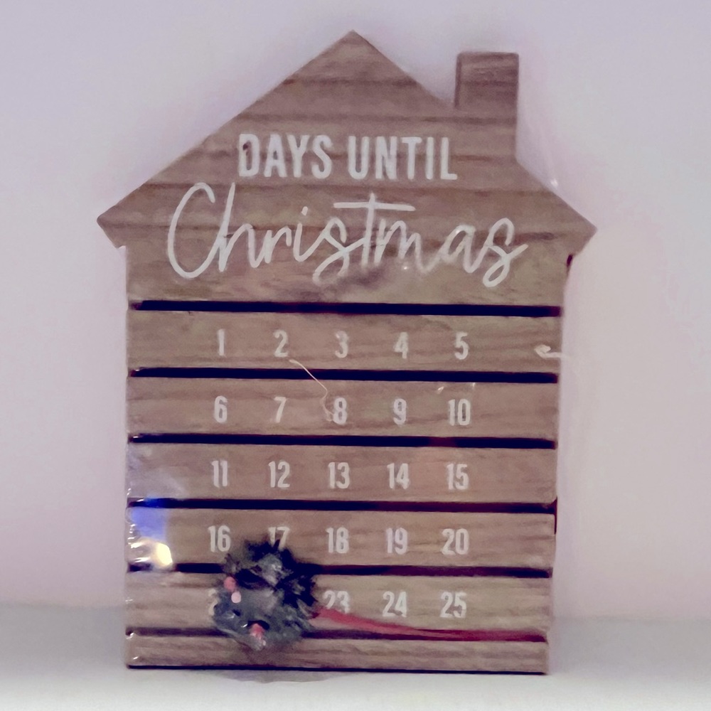 Horizon Holiday Wooden 11-1/2” x 9” Advent Calendar with Wreath Marker. New!